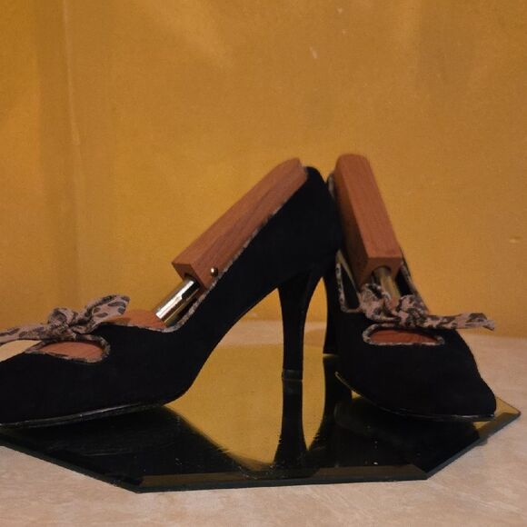 Bellini Elegant Black Women's Heels with Leopard Print Bow - Picture 2 of 9